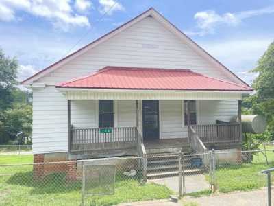 Home For Sale in Pacolet, South Carolina