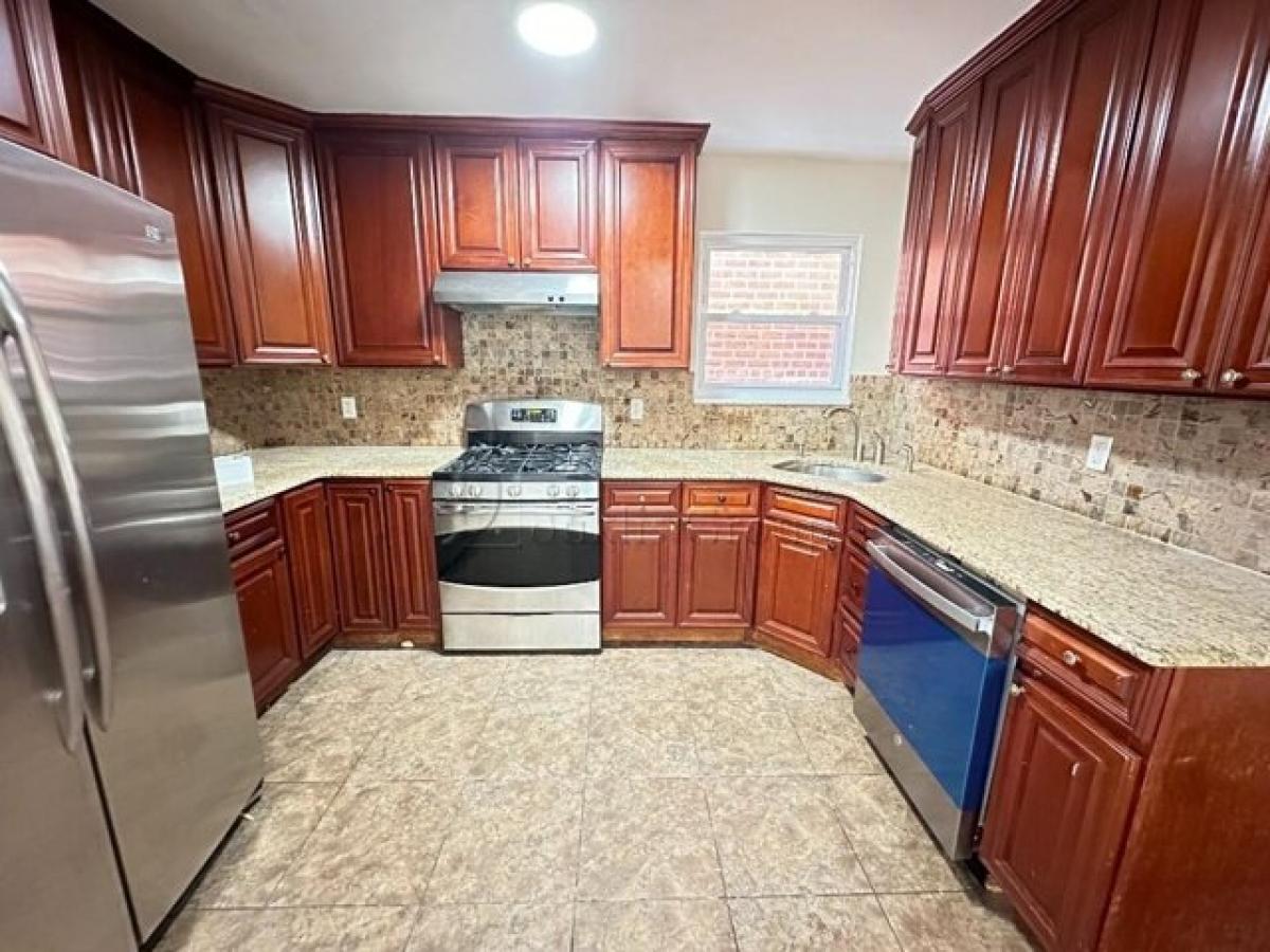 Picture of Apartment For Rent in East Elmhurst, New York, United States