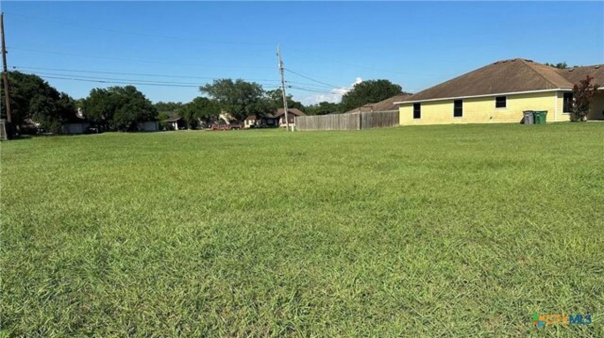 Picture of Residential Land For Sale in Victoria, Texas, United States