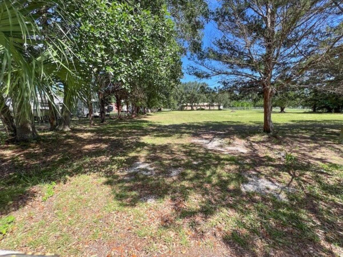 Picture of Residential Land For Sale in Cedar Key, Florida, United States