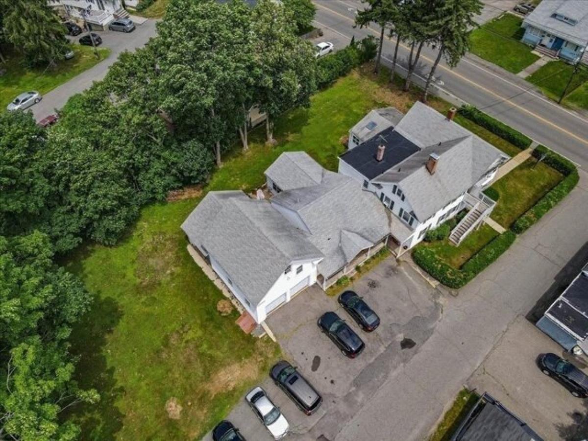 Picture of Home For Sale in Stoughton, Massachusetts, United States