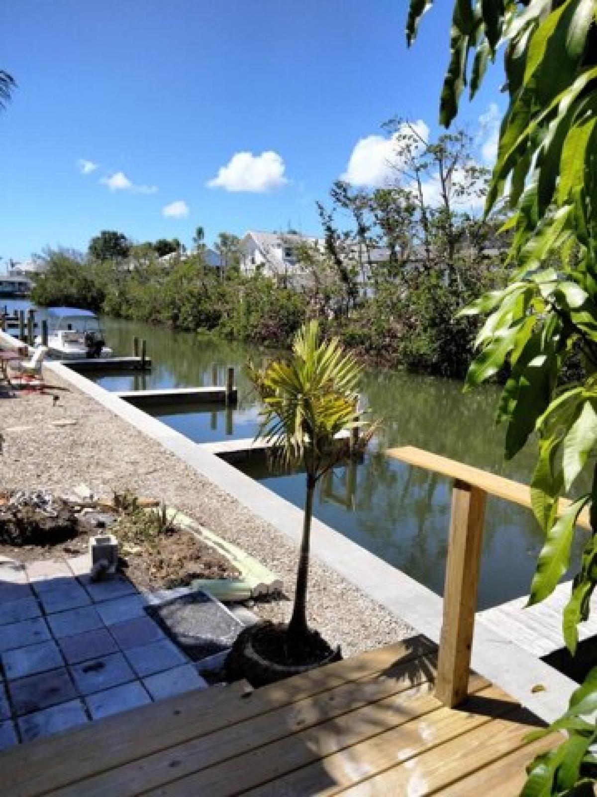 Picture of Home For Sale in Saint James City, Florida, United States