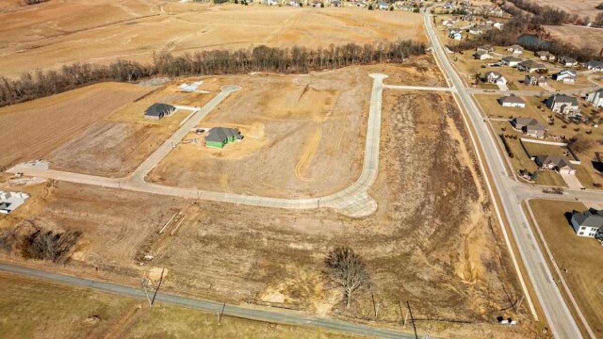 Picture of Residential Land For Sale in Columbia, Illinois, United States