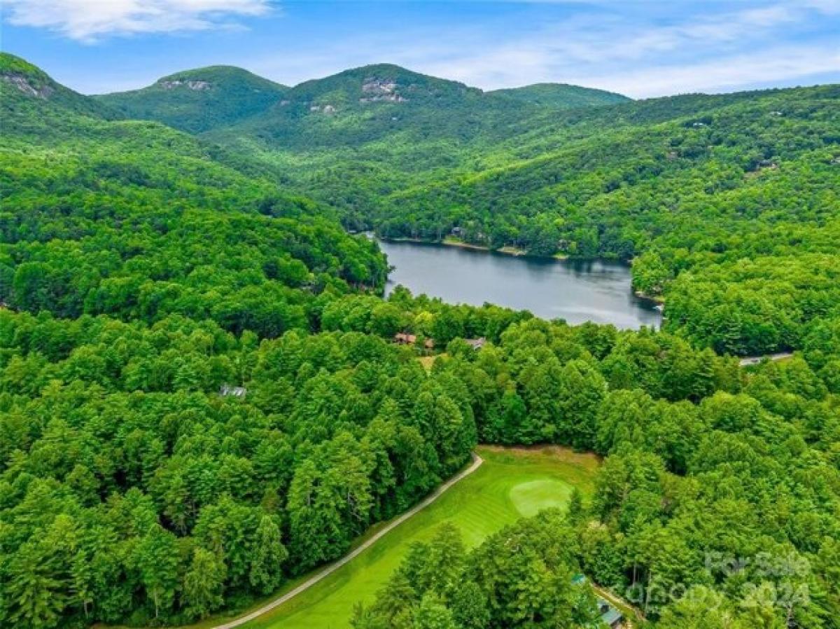 Picture of Residential Land For Sale in Lake Toxaway, North Carolina, United States