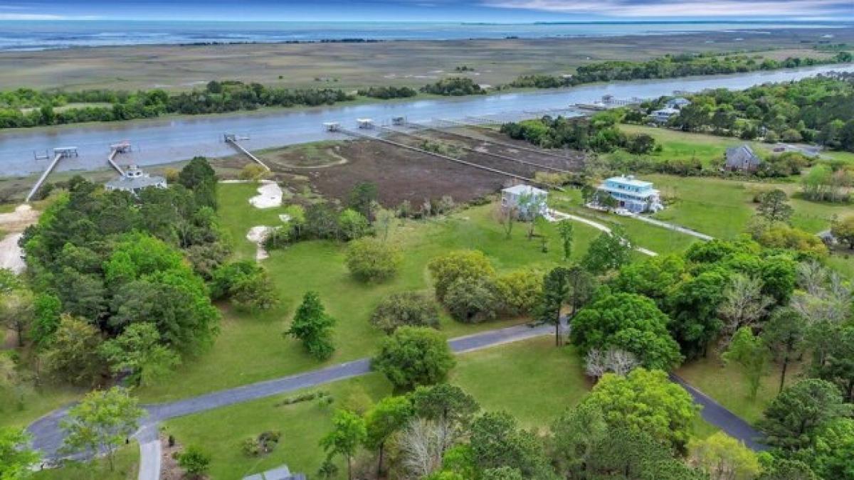 Picture of Residential Land For Sale in Awendaw, South Carolina, United States