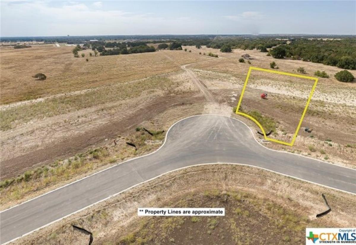 Picture of Residential Land For Sale in Salado, Texas, United States