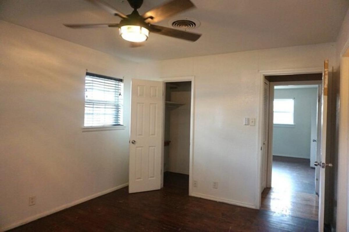 Picture of Home For Sale in Fort Stockton, Texas, United States