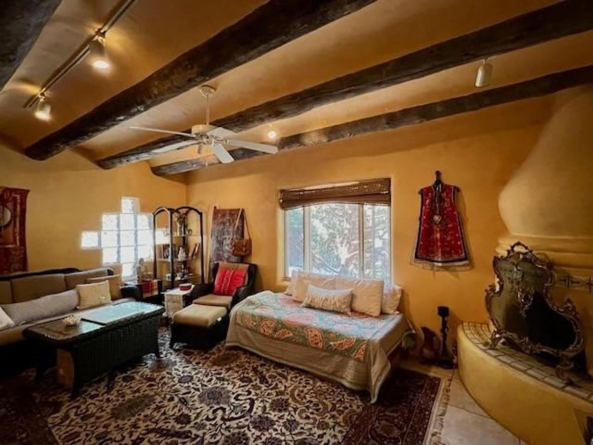 Picture of Home For Sale in Taos, New Mexico, United States