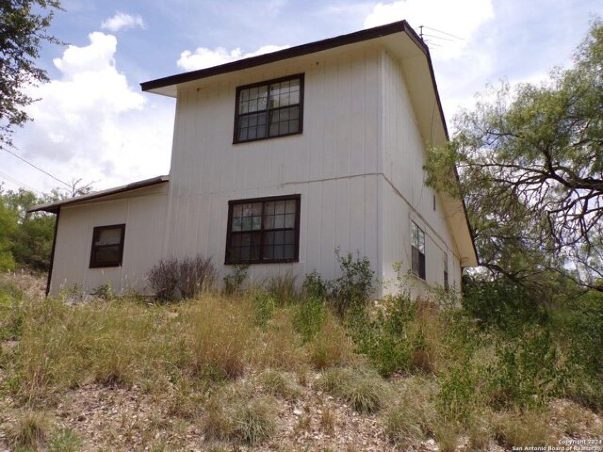 Picture of Home For Sale in Hondo, Texas, United States