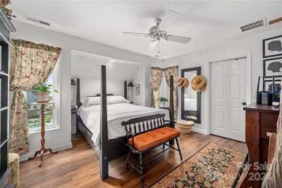 Home For Sale in Saluda, North Carolina