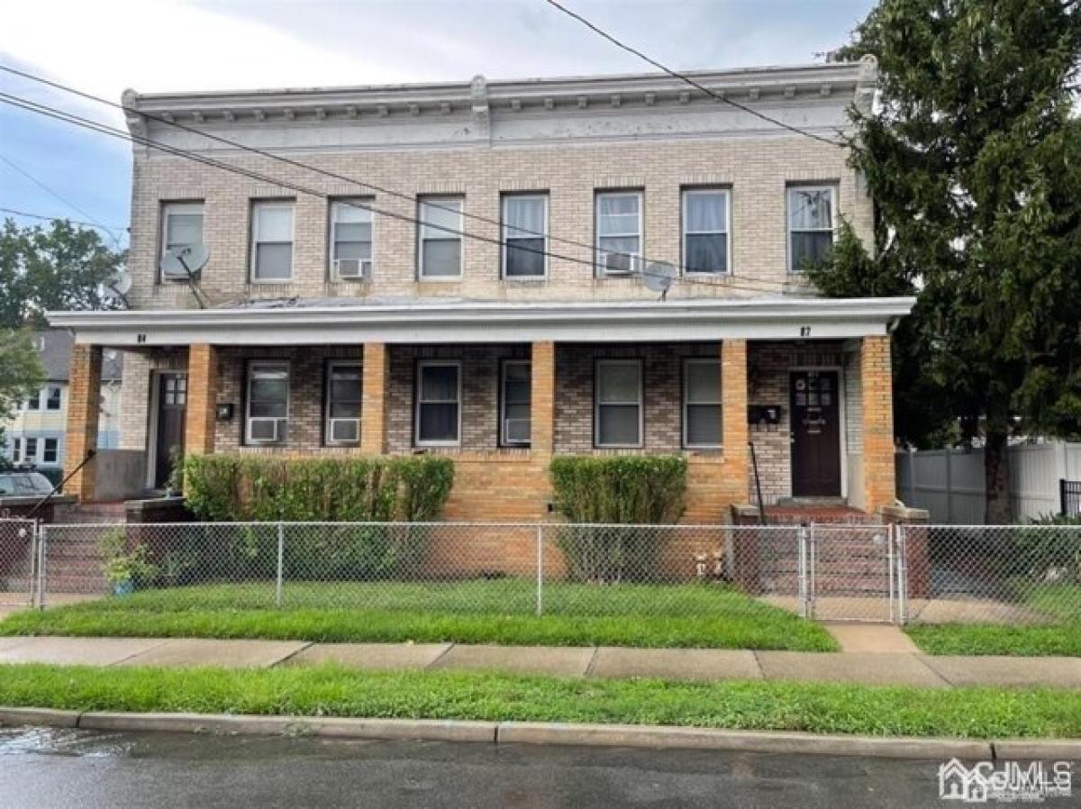 Picture of Home For Sale in Carteret, New Jersey, United States