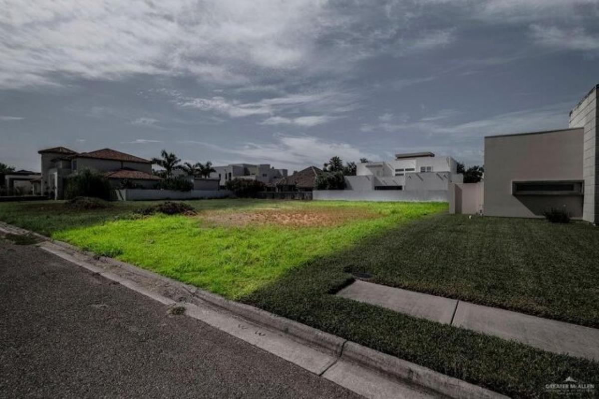 Picture of Residential Land For Sale in McAllen, Texas, United States