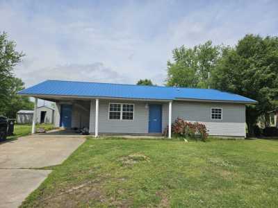 Home For Sale in Campbell, Missouri