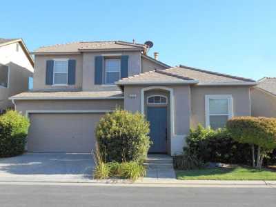 Home For Rent in Clovis, California