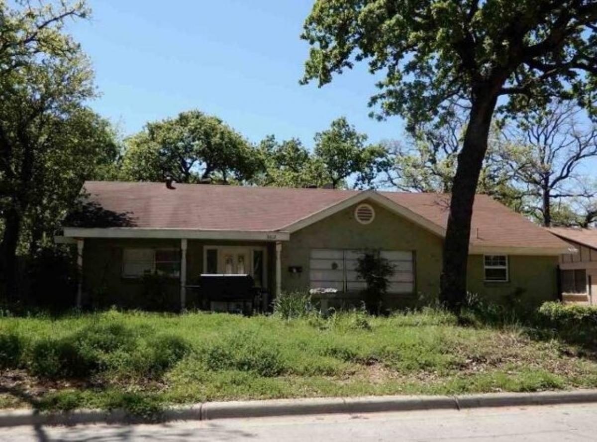 Picture of Home For Sale in Forest Hill, Texas, United States