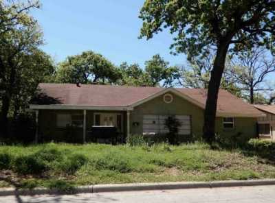 Home For Sale in Forest Hill, Texas