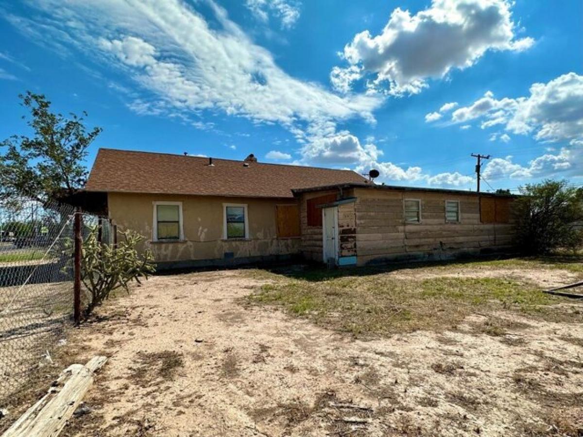 Picture of Home For Sale in Fort Stockton, Texas, United States