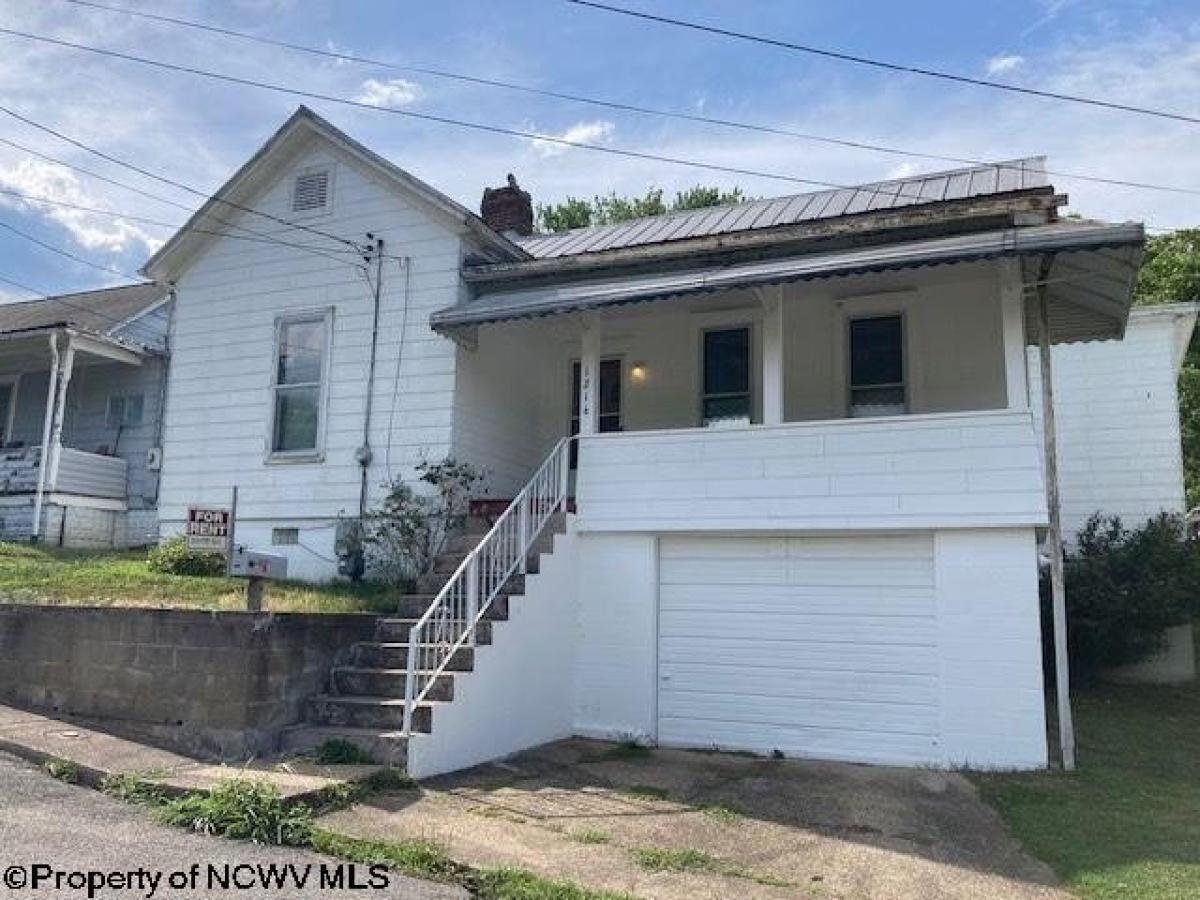 Picture of Home For Sale in Weston, West Virginia, United States