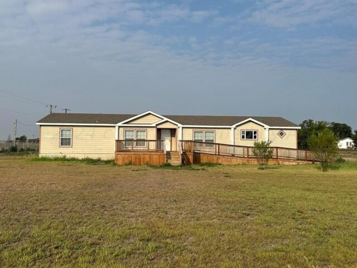 Picture of Home For Sale in Dumas, Texas, United States