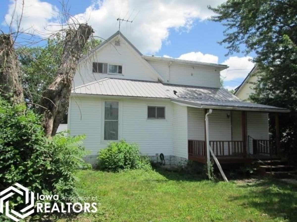 Picture of Home For Sale in Chariton, Iowa, United States