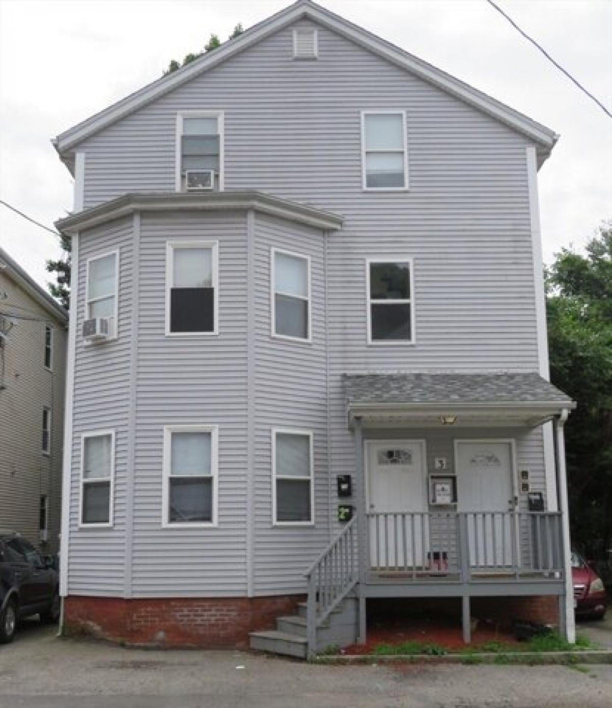 Picture of Home For Sale in Attleboro, Massachusetts, United States