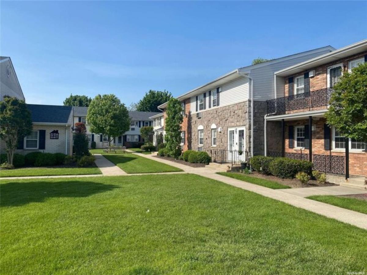 Picture of Apartment For Rent in Bethpage, New York, United States