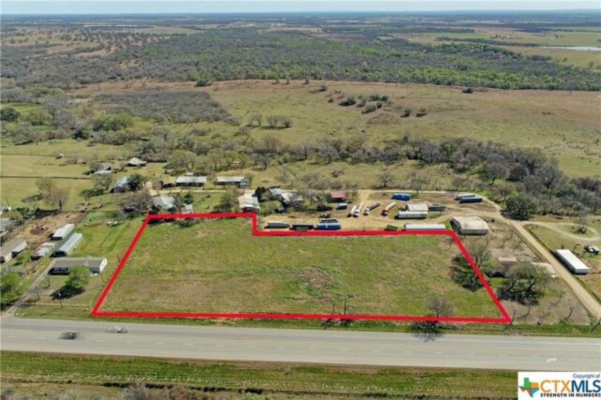 Picture of Residential Land For Sale in Gonzales, Texas, United States