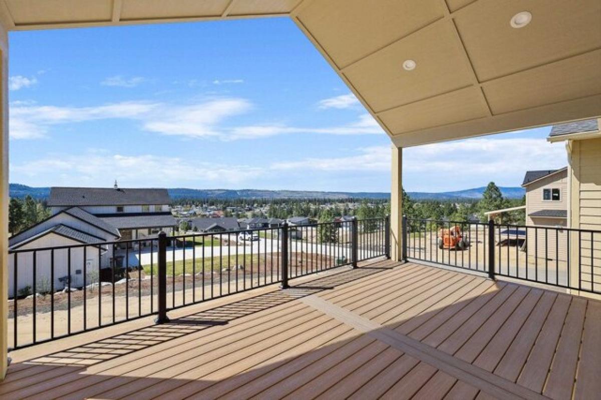 Picture of Home For Sale in Nine Mile Falls, Washington, United States