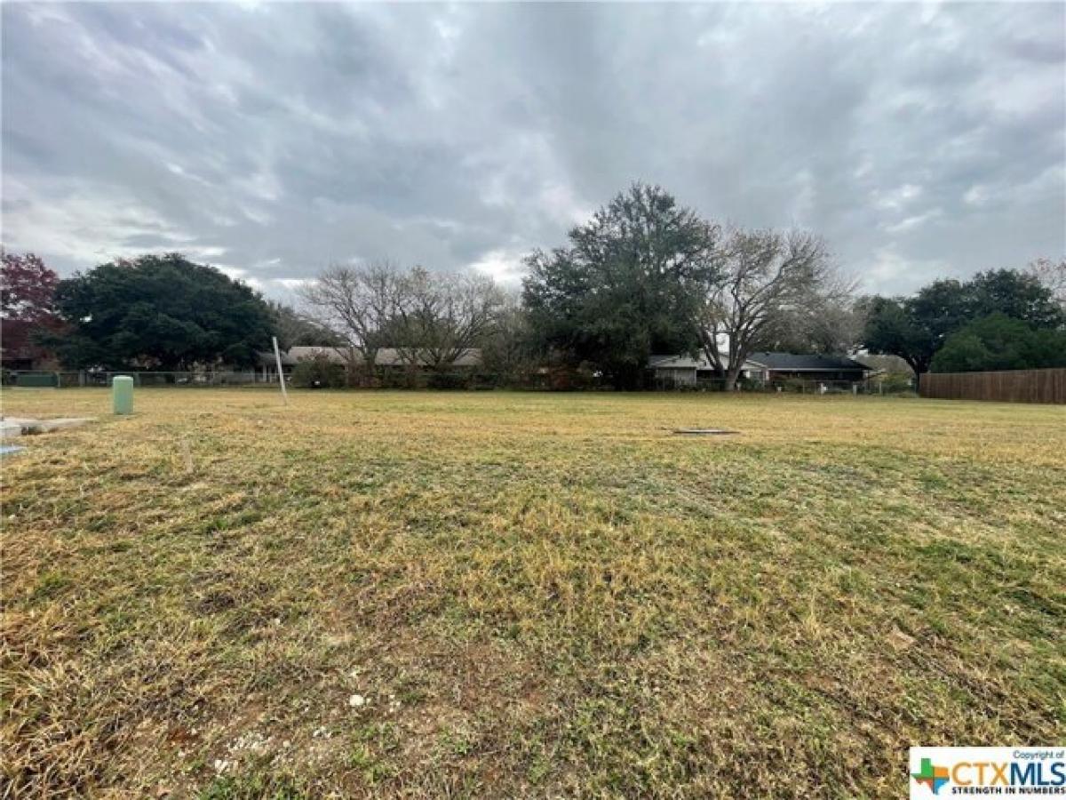 Picture of Residential Land For Sale in Seguin, Texas, United States