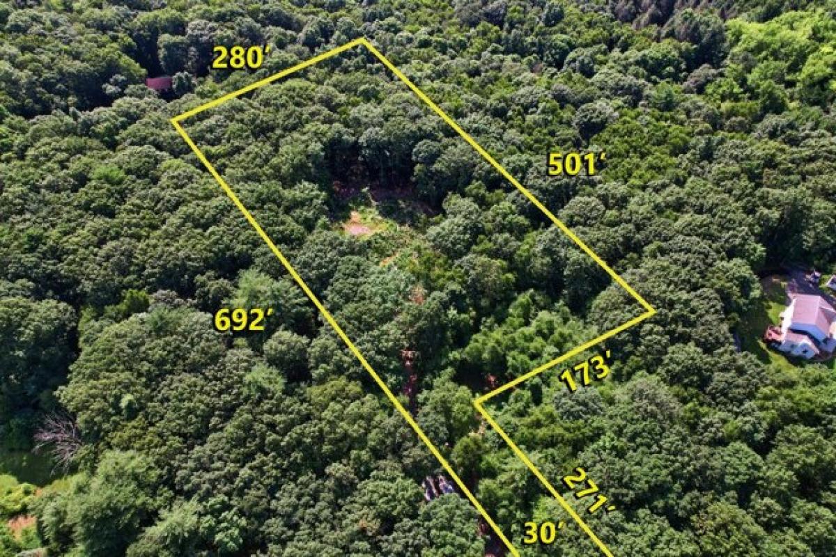 Picture of Residential Land For Sale in Thomaston, Connecticut, United States