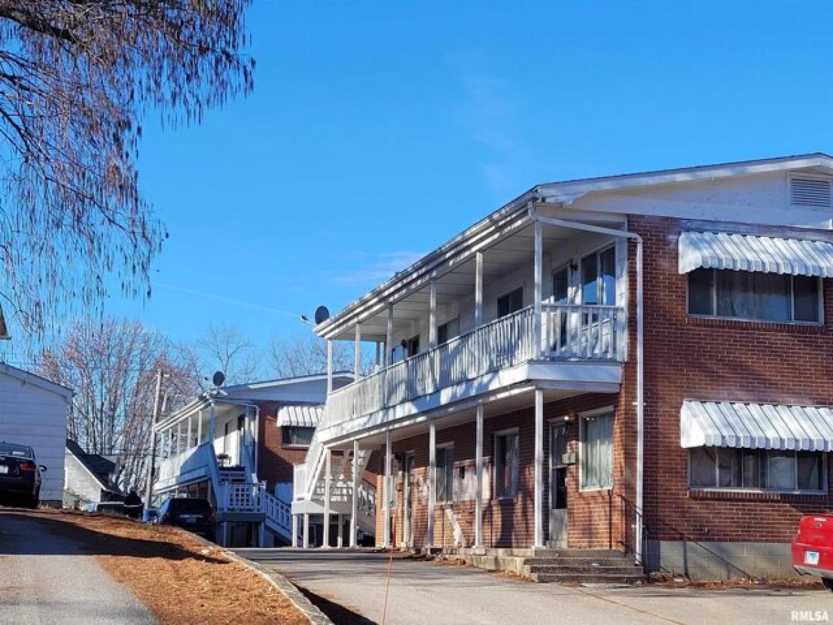 Picture of Home For Sale in Mount Vernon, Illinois, United States