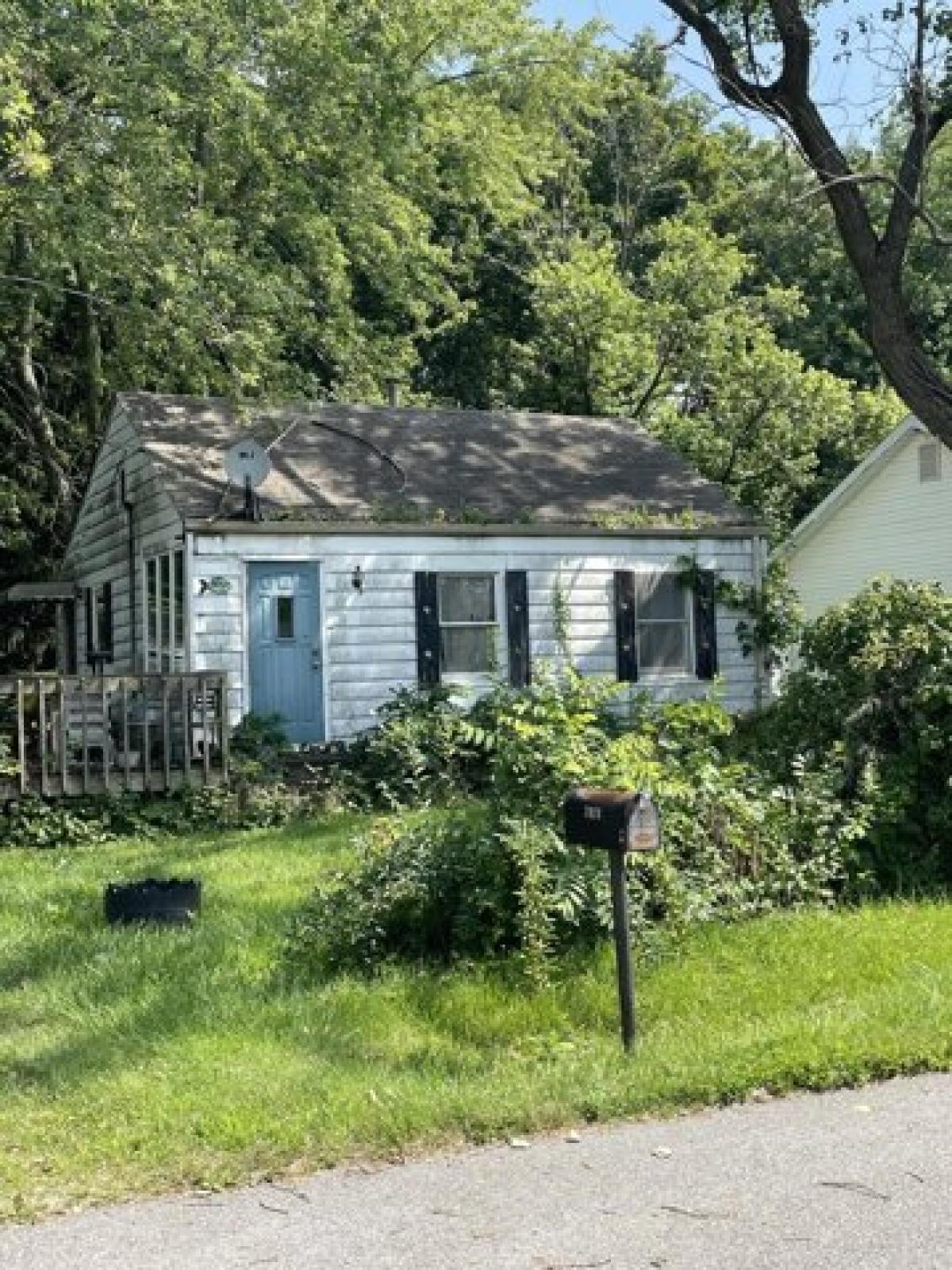 Picture of Home For Sale in Cedar Lake, Indiana, United States