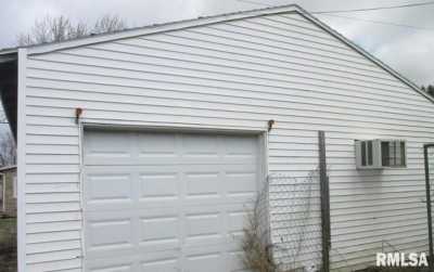 Home For Rent in Clinton, Iowa