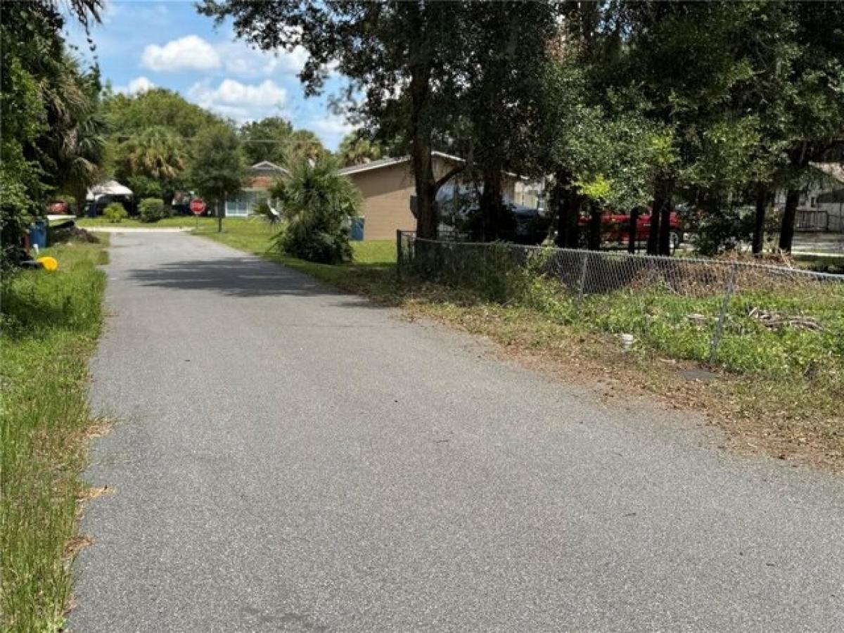 Picture of Residential Land For Sale in Deland, Florida, United States