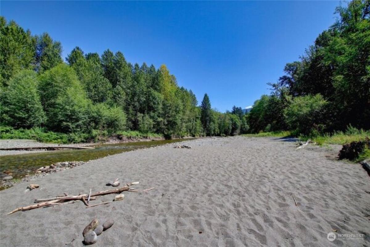 Picture of Residential Land For Sale in Concrete, Washington, United States