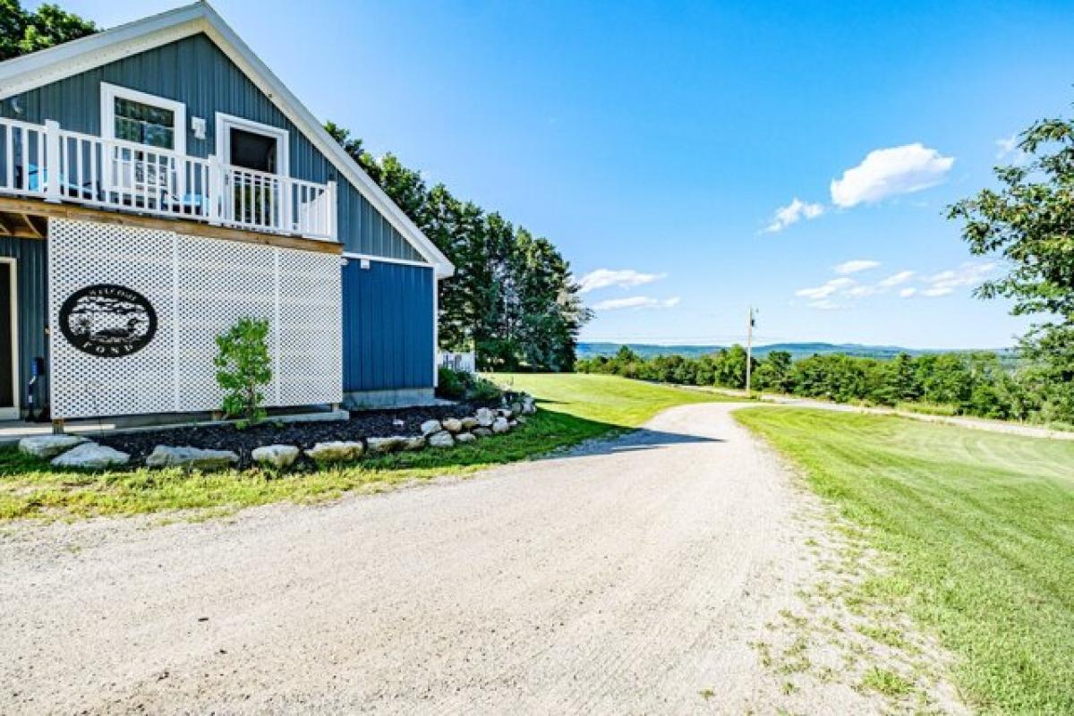 Picture of Home For Sale in Norway, Maine, United States