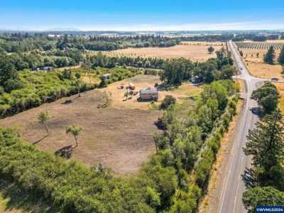 Home For Sale in Scio, Oregon