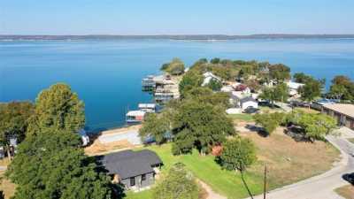 Home For Sale in Bridgeport, Texas