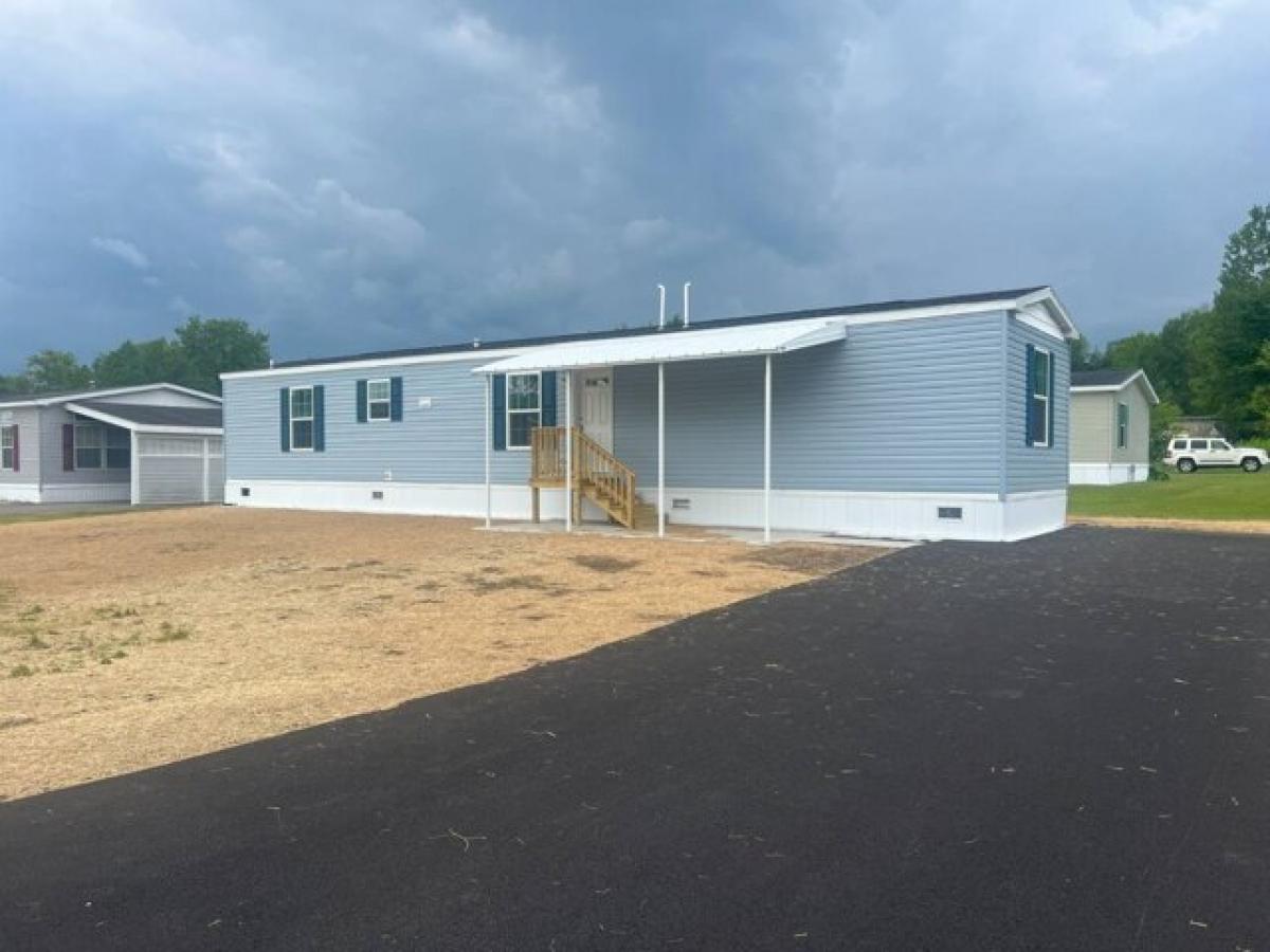 Picture of Home For Sale in Johnstown, New York, United States