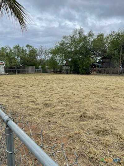 Residential Land For Sale in Carrizo Springs, Texas