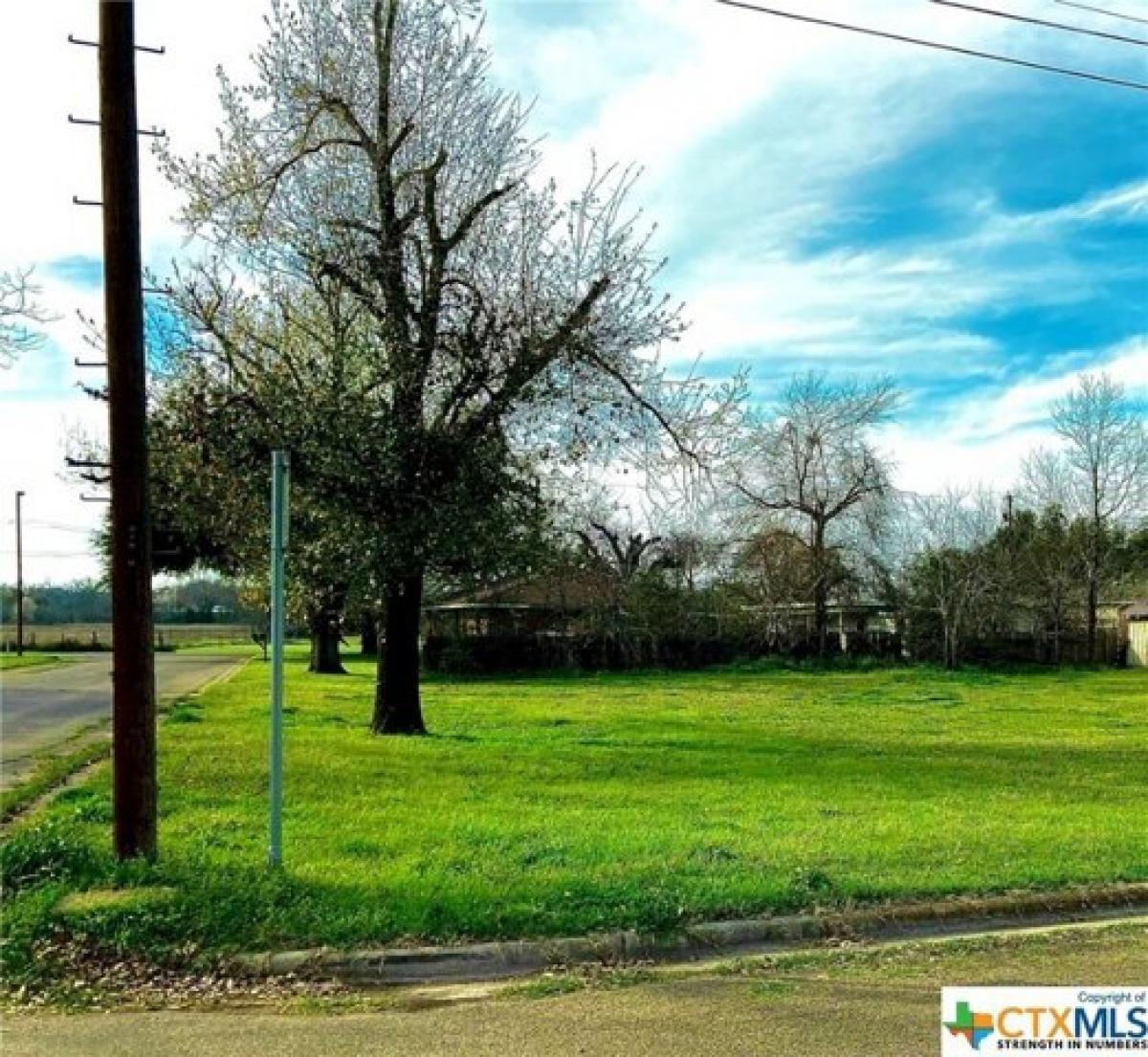 Picture of Residential Land For Sale in Cameron, Texas, United States