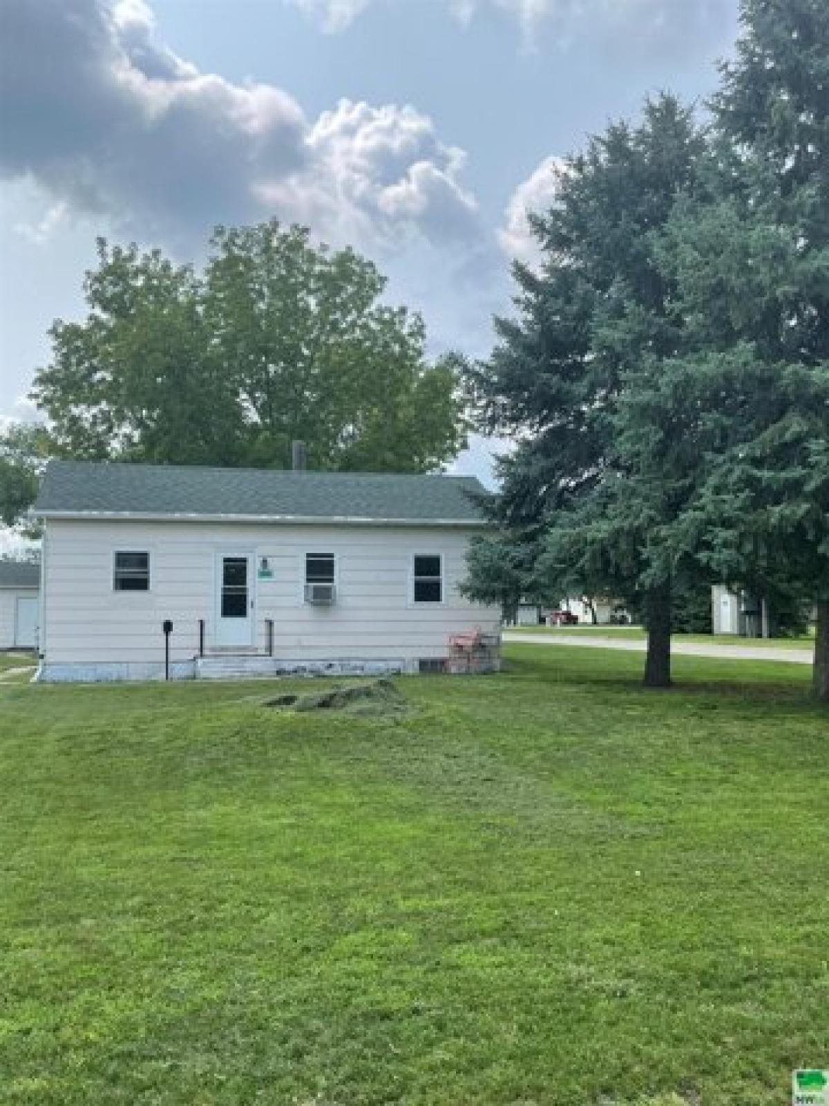 Picture of Home For Sale in Onawa, Iowa, United States