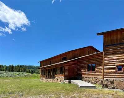 Home For Sale in Gallatin Gateway, Montana