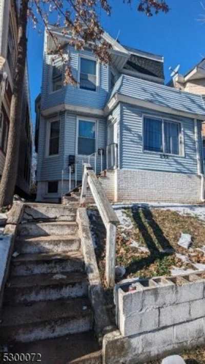 Home For Rent in Irvington, New Jersey