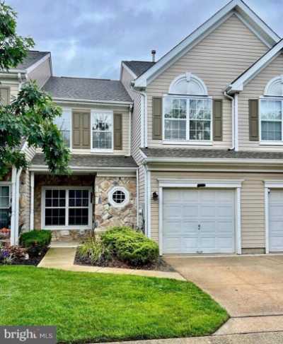 Home For Sale in Mount Laurel, New Jersey