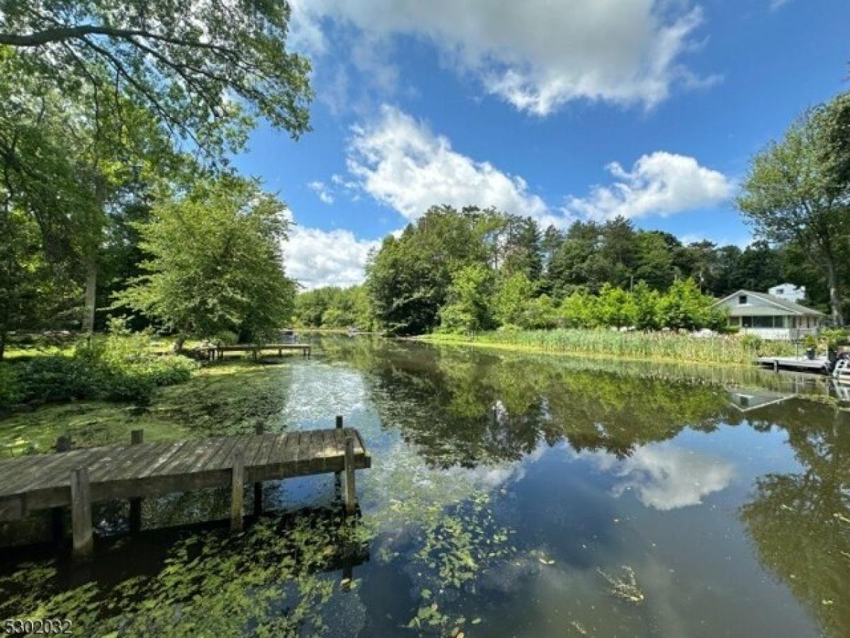 Picture of Home For Sale in West Milford, New Jersey, United States