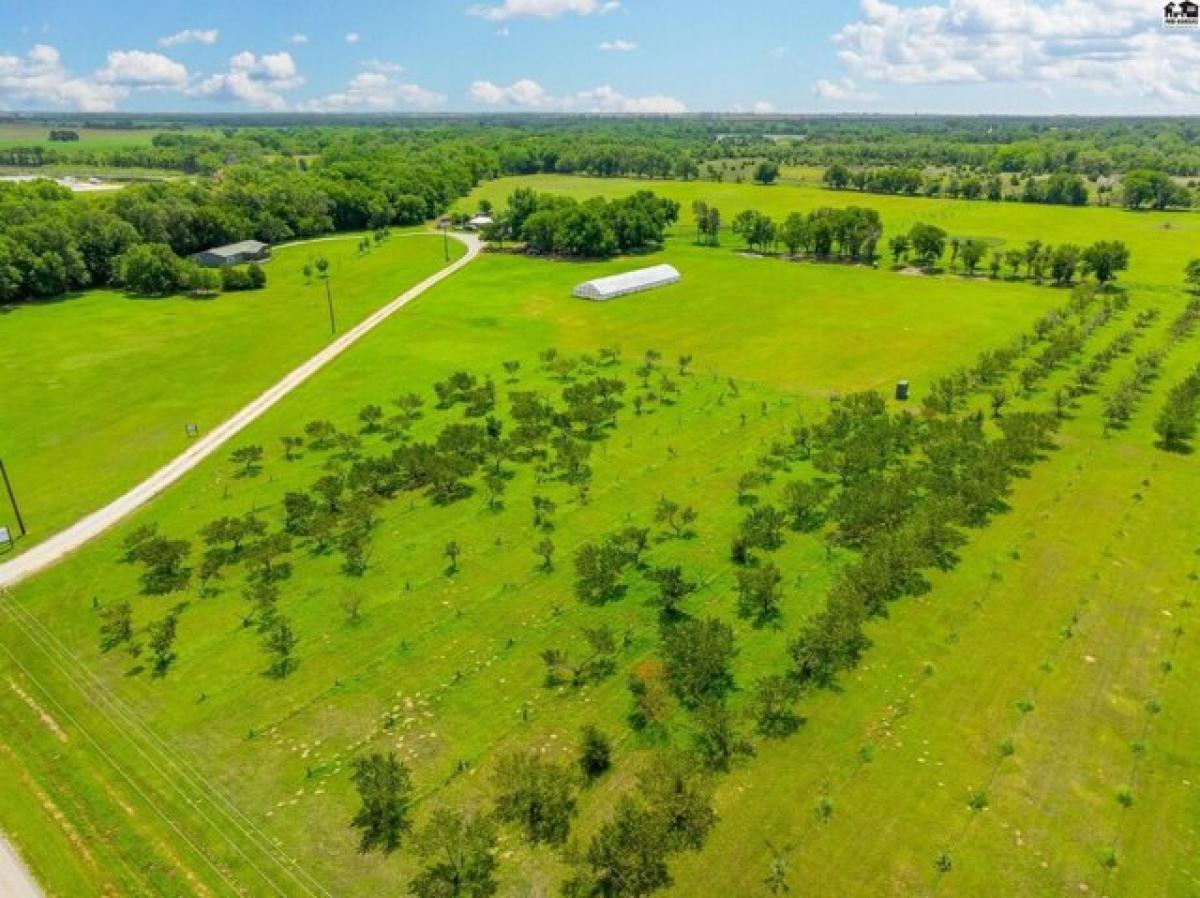 Picture of Home For Rent in Harper, Kansas, United States