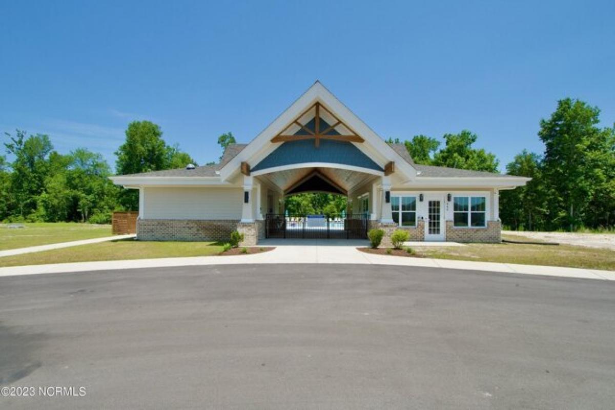 Picture of Home For Sale in Winnabow, North Carolina, United States