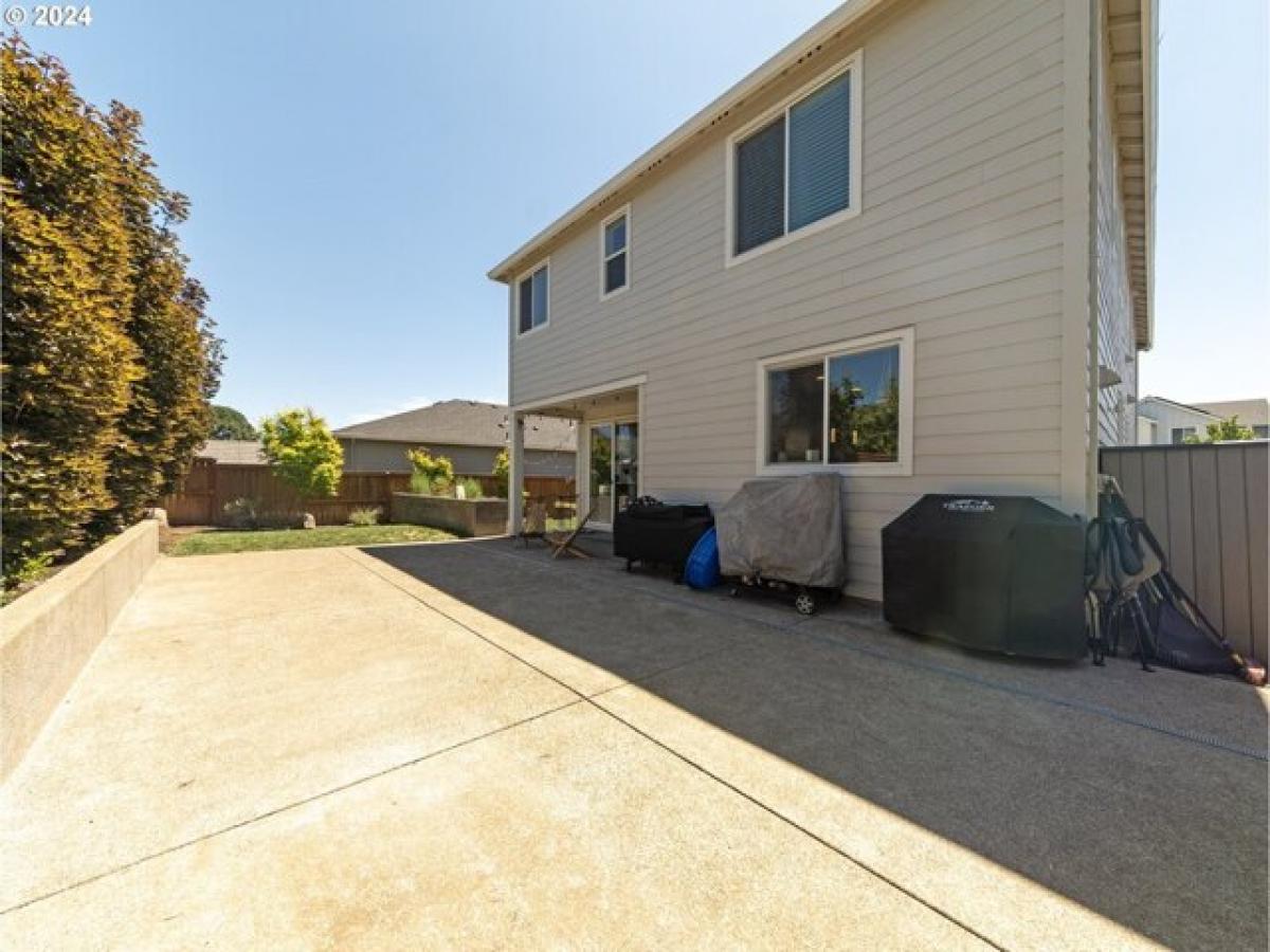 Picture of Home For Sale in Cornelius, Oregon, United States