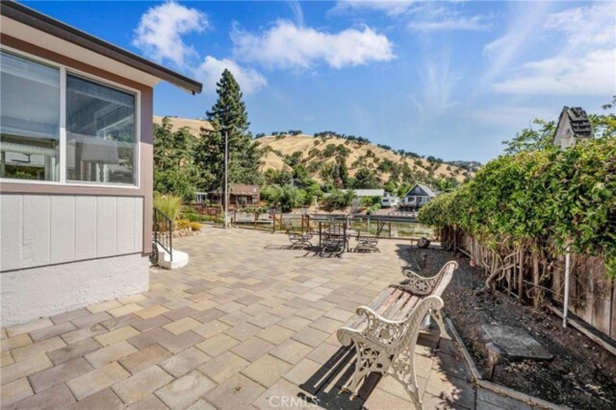 Picture of Home For Sale in Lucerne, California, United States